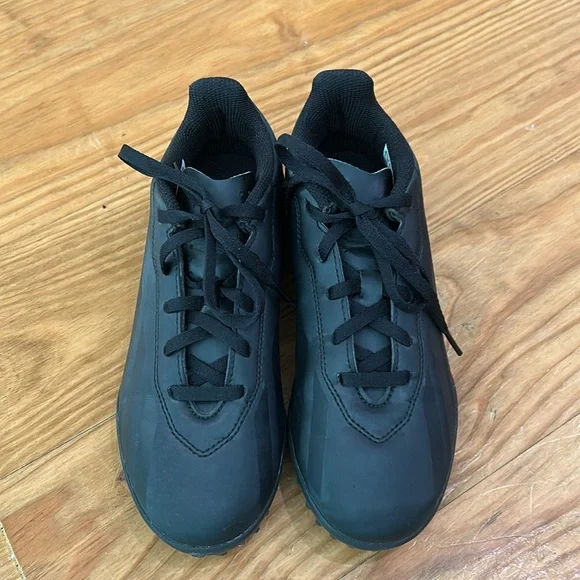 Adidas Boys Indoor Soccer Cleates size 3 - Picture 2 of 6